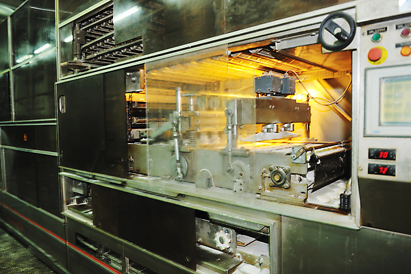 포토 JPG 해외이미지 공장 실내 사람없음 기계 자동화 작동 해외202004 해외포토 공업 내부 파일형식 이미지허브