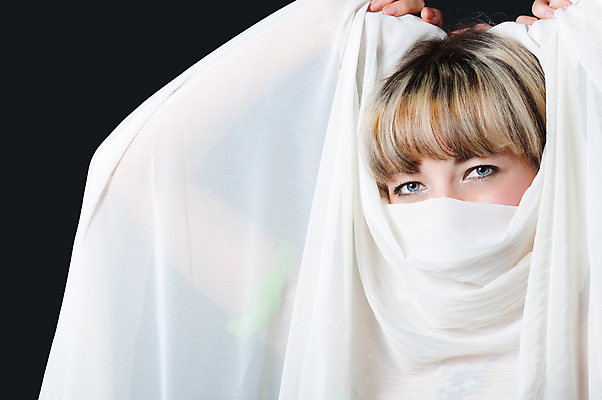 포토 JPG 해외이미지 백인 모델 1 응시 여자 행복 얼굴 포즈 백그라운드 한명 사람 성인 가로 금발 머리 유행 카메라 검은색 흰색 표현 우아함 피부 슛 고립 완전 해외202004 해외포토 서양인 헤어스타일 시선 감정 컬러 컨셉 신체부위 전자제품 파일형식 이미지허브