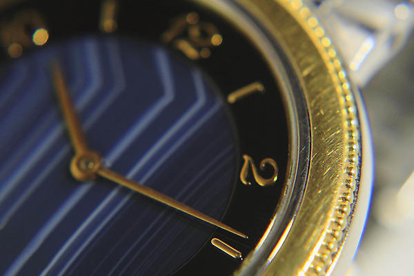 포토 JPG 해외이미지 시계 비즈니스 통신 사람 사람없음 숫자 금속 정보 흰색 시간 은색 보석 오브젝트 고립 철강 해외202004 해외포토 문자 컬러 재질 광석 파일형식 이미지허브