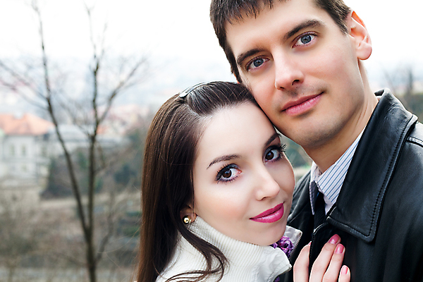 포토 JPG 해외이미지 라이프스타일 커플 여자 남자 행복 얼굴 여행 2 관계 자연 휴가 사랑 웃음 사람 성인 야외 두명 초록색 우주 보라색 목도리 우정 기쁨 자유 아내 프라하 팔 해외202004 해외포토 잡화 감정 컬러 컨셉 표정 생활 신체부위 친구 생태계 체코 파일형식 이미지허브