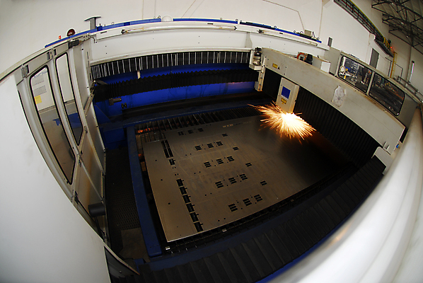 포토 JPG 해외이미지 직업 산업 안경 공장 불 노동자 전등 프레임 안전 사람없음 건물 파란색 반사 노란색 금속 힘 기계 장비 도구 작업 수리 제조 보호 철 질감 방패 무거움 땅바닥 용접 용접공 철강 해외202004 해외포토 자연요소 건축물 잡화 컬러 컨셉 공업 재질 조명 바닥 무게 파일형식 이미지허브