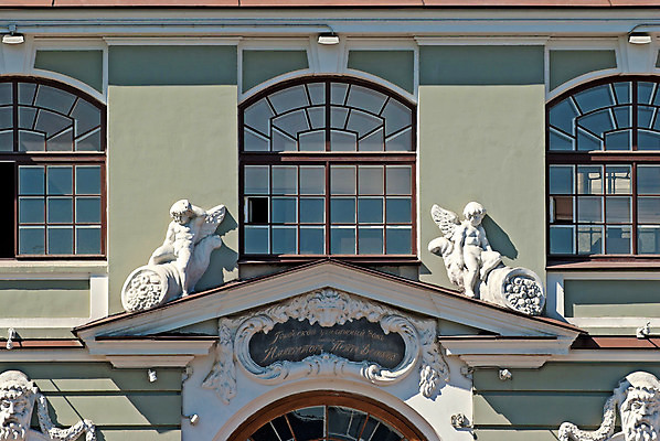 포토 JPG 해외이미지 전통 디자인 외관 교육 문화 벽 바다 조각 패턴 건축양식 창문 학교 유리 주택 프레임 그림자 미술 사람없음 야외 건물 여름 도시풍경 반사 흰색 역사 군용 해군 옛날 합판 해외202004 해외포토 건축물 계절 건축 컬러 무늬 재질 문화예술 군대 풍경 도시 파일형식 이미지허브