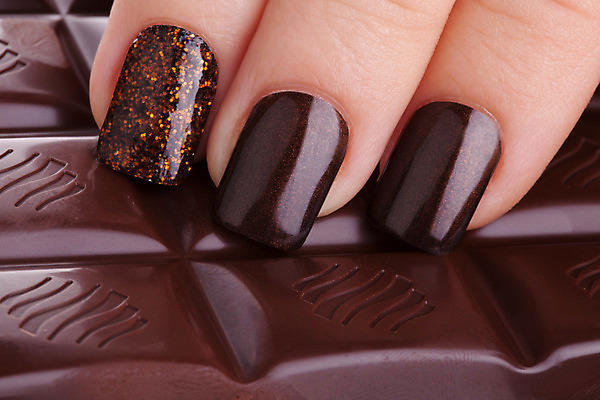 포토 JPG 해외이미지 손 손가락 사탕 미술 이벤트 사람없음 빛 갈색 유행 초콜릿 화장품 덮개 손톱관리 손톱 돌봄 위생관리 아크릴 스타일 해외202004 해외포토 컬러 모션 재질 문화예술 디저트 관리 신체부위 뷰티 뚜껑 네일아트 파일형식 이미지허브