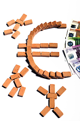 포토 JPG 해외이미지 1 유럽 종이 백그라운드 컨셉 지폐 돈 2 비즈니스 아이디어 사람없음 금융 경제 쌓기 동전 저축 유로 업무 시장 재산 떨어짐 위험 가격 가난 심볼 오브젝트 사인 투자 상업 대출 개발 수입 우울증 위기 정치 해외202004 해외포토 나라 모션 작업 질병 파일형식 이미지허브