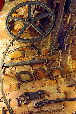 포토 JPG 해외이미지 산업 벽 조각 건축양식 벽돌 새로움 프레임 건강 미술 사람없음 건물 장식 빨간색 쌓기 금속 검은색 견과류 잡기 도시 바 접속 땅 철 부식 복고 볼트 뼈대 벽돌담 공학 평행 건축업자 옛날 철강 콘크리트 해외202004 해외포토 건축물 교육 건축 컬러 컨셉 모션 재질 문화예술 담장 공구 파일형식 이미지허브