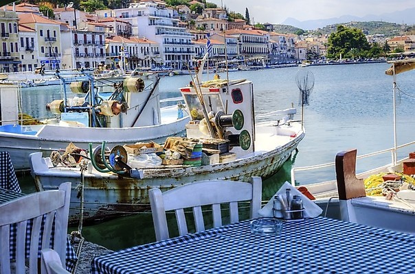 포토 JPG 해외이미지 전통 라이프스타일 접시 외관 유럽 문화 바다 섬 여행 의자 탁자 휴가 휴식 어류 요리 풍경 해변 사람없음 야외 목재 물 여름 파란색 햇빛 태양 여행객 마을 항구 식당 저녁식사 카페 흰색 신선 보트 지중해 먹기 그리스 포트 산토리니 그리스인 점심식사 미코노스섬 해외202004 해외포토 자연요소 서양인 나무 식기 계절 나라 컬러 가구 컨셉 배_교통 재료 교통시설 모션 사람 생활 상점 식사 수중동물 파일형식 이미지허브