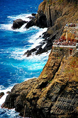 포토 JPG 해외이미지 옷 유럽 바다 분홍색 섬 여행 창문 자국 하늘 호텔 낚시 휴가 주택 어류 풍경 사람없음 건물 빨간색 초록색 물 여름 파란색 컬러풀 태양 노란색 마을 식당 이탈리아 산책 카페 하이킹 발코니 흰색 보트 작음 크루즈 지중해 타운 해외202004 해외포토 자연요소 건축물 계절 나라 컬러 배_교통 숙소 레저 휴식 상점 수중동물 도시 크기 파일형식 이미지허브
