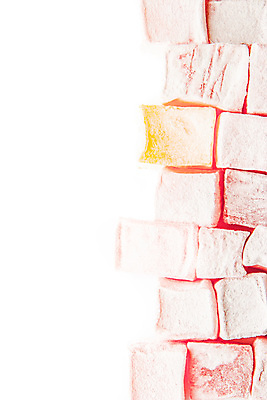 포토 JPG 해외이미지 실내 사람없음 쌓기 달콤 가득함 흰배경 로쿰 카피스페이스 해외202004 해외포토 백그라운드 모션 디저트 내부 공백 흰색 맛 터키음식 파일형식 이미지허브