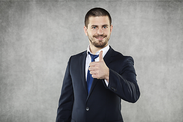 포토 JPG 해외이미지 백인 직업 1 라이프스타일 손 남자 행복 감정 백그라운드 신체 비즈니스 통신 성공 한명 서기 사람 정장 파란색 사무실 우주 믿음 주먹 회색 엄지손가락 흰색 축하 우승 비즈니스맨 심볼 사인 경영자 승자 필승 해외202004 해외포토 서양인 옷 컬러 컨셉 손가락 모션 생활 신체부위 최고 직장인 리더 파일형식 이미지허브