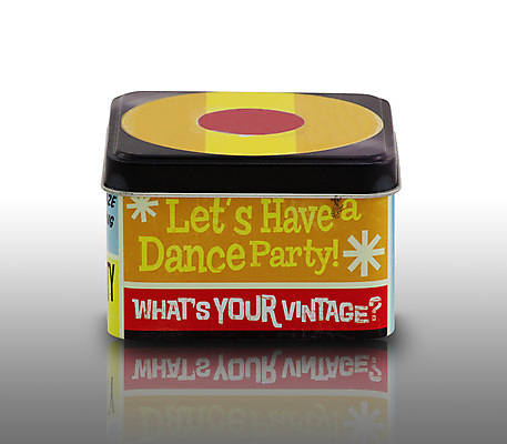 포토 JPG 해외이미지 1 백그라운드 표면 열쇠 손잡이 선물 안전 사람없음 빨간색 상자 노란색 라벨 상점 금속 장비 덮개 흰색 도구 공구 축하 오픈 재산 캔 보호 은색 컨테이너 철 오브젝트 싱글 잠금 보안 정사각형 수납 보물 고립 철강 해외202004 해외포토 도형 산업 컬러 컨셉 재질 프레임 금융 뚜껑 파일형식 이미지허브