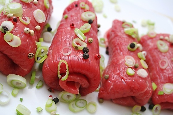 포토 JPG 해외이미지 음식 양파 육류 요리 사람없음 식사 저녁식사 소고기 향신료 준비 날것 후추 점심식사 해외202004 해외포토 채소 식재료 향미료 파일형식 이미지허브