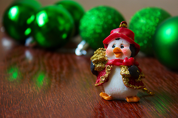 포토 JPG 해외이미지 계절 별 백그라운드 크리스마스 겨울 와인잔 목걸이 공 유리 탁자 휴가 조명 프레임 선물 미술 사람없음 장식 초록색 파란색 빛 우주 종 축하 황금 구슬 여의주 해외202004 해외포토 자연요소 기념일 컬러 가구 컨셉 술잔 장신구 재질 문화예술 파일형식 이미지허브