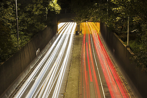 포토 JPG 해외이미지 유럽 건축양식 교통시설 모션 전등 거리 사람없음 고속도로 터널 도심 네덜란드 해외202004 해외포토 건축 나라 도로 길 교통 조명 도시 시설 파일형식 이미지허브