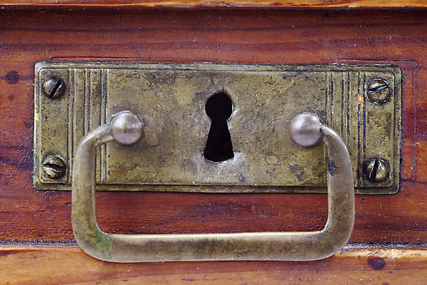 포토 JPG 해외이미지 디자인 가구 백그라운드 사람없음 목재 장비 골동품 구멍 주식 비밀 자르기 오브젝트 복고 열쇠구멍 옛날 중고 해외202004 해외포토 나무 생활용품 컨셉 재료 모션 금융 파일형식 이미지허브