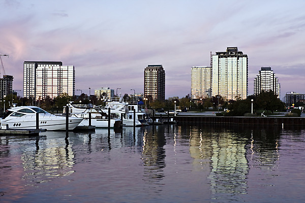포토 JPG 해외이미지 호수 건축양식 창문 하늘 아침 사람없음 물 도시풍경 컬러풀 일출 고층빌딩 도시 보트 도심 시티라이프 스카이라인 시카고 해외202004 해외포토 주간 자연요소 라이프스타일 건축 컬러 배_교통 풍경 빌딩 노을 미국 파일형식 이미지허브