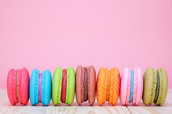 포토 JPG 해외이미지 분홍색 결혼 백그라운드 디저트 사탕 사람없음 목재 빨간색 초록색 파란색 컬러풀 노란색 쌓기 케이크 초콜릿 빵집 흰색 달콤 정상 마카롱 프랑스어 페스츄리 해외202004 해외포토 나무 문자 음식 빵 컬러 재료 모션 이벤트 상점 맛 파일형식 이미지허브