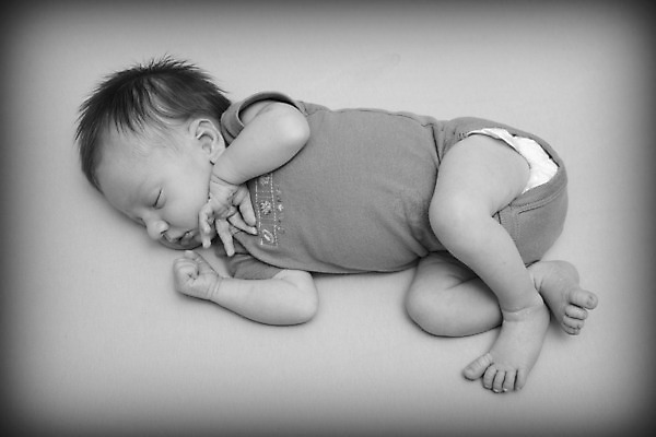 포토 JPG 해외이미지 아들 어린이 휴식 새로움 실내 한명 사람 놀이방 침대 표현 아기 잠 닫기 묘사 해외202004 해외포토 1 가구 컨셉 가족 모션 내부 파일형식 이미지허브