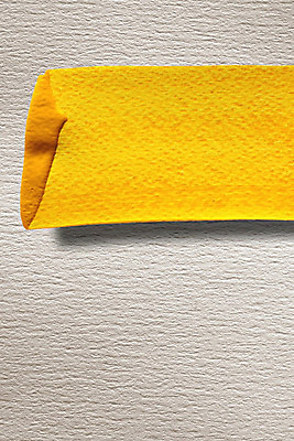 포토 JPG 해외이미지 백그라운드 붓터치 추상 사람없음 노란색 물감 흰색 그림 질감 해외202004 해외포토 컬러 무늬 미술도구 파일형식 이미지허브