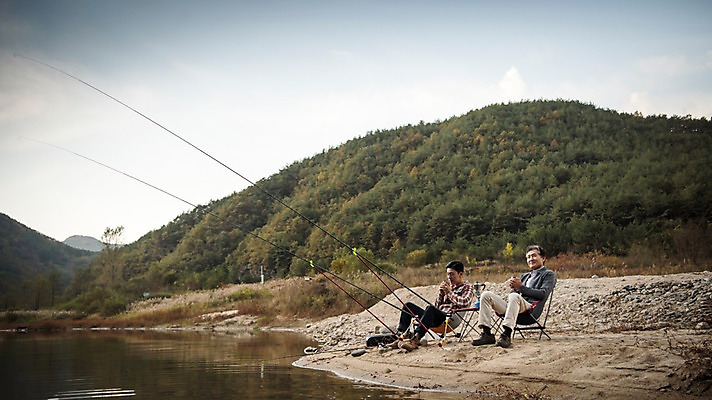 포토 JPG 주간 전신 노년 남자 아들 여유 여행 가족 낚시 앉기 성인 야외 두명 옆모습 30대 강 한국인 가을 아빠 낚싯대 60대 낙동강 안동 부자지간 성인남자만 국내포토 자연요소 계절 감정 뷰포인트 관계 모션 레저 사람 동양인 장년 낚시용품 경상북도 남자만 성인만 파일형식 구미