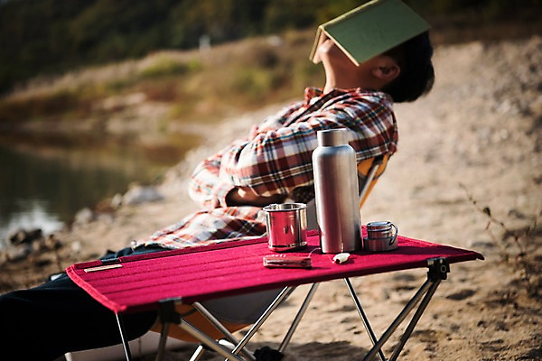 포토 JPG 주간 남자 여유 여행 낚시 한명 앉기 상반신 성인 야외 옆모습 아웃포커스 책 30대 한국인 가을 잠 낚시용품 낚싯대 덮기 낙동강 안동 성인남자한명만 국내포토 자연요소 1 계절 감정 뷰포인트 모션 레저 촬영기법 사람 동양인 장년 강 경상북도 남자한명만 성인남자만 파일형식 구미