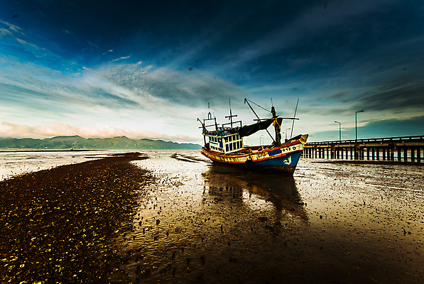 포토 JPG 해외이미지 구름 아시아 모래 바다 섬 태국 자연 하늘 낚시 휴가 어류 풍경 사람없음 파란색 햇빛 태양 평화 일출 일몰 만 보트 휴양지 장면 나쁜 옛날 전국 수평선 해외202004 해외포토 자연요소 나라 컬러 컨셉 배_교통 레저 노을 수중동물 장소 생태계 파일형식 이미지허브