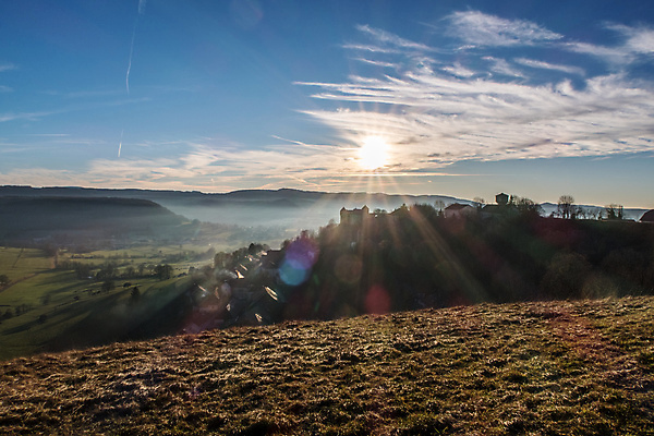 포토 JPG 해외이미지 구름 하늘 불꽃 산 풍경 사람없음 태양 마을 일몰 프랑스 안개 숲 해외202004 해외포토 자연요소 유럽 불 날씨 노을 파일형식 이미지허브