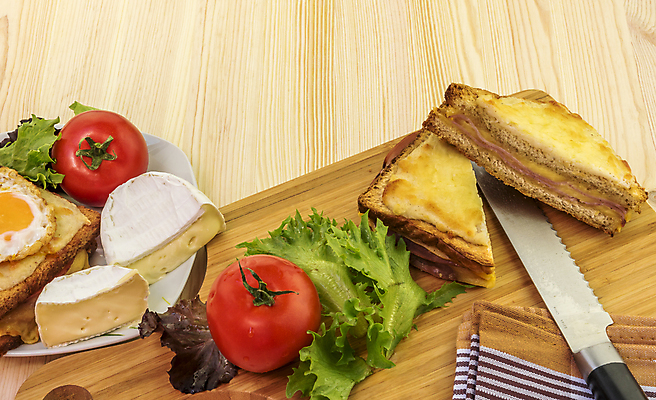 포토 JPG 해외이미지 전통 접시 유럽 문화 음식 빵 토마토 탁자 치즈 샌드위치 요리 사람없음 목재 수건 식사 샐러드 프랑스 칼 닫기 맛 아침식사 햄 토스트 프랑스어 해외202004 해외포토 나무 문자 식기 나라 가구 컨셉 채소 재료 모션 유제품 육류 위생용품 파일형식 이미지허브