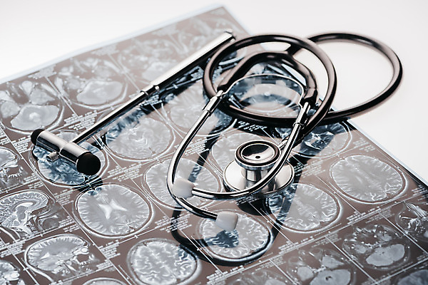 포토 JPG 해외이미지 청진기 엑스레이 건강 병원 사람없음 가로 약 머리 장비 질병 오브젝트 뇌 심장병 해골모형 해외202004 해외포토 의학 의료기기 신체부위 모형 파일형식 이미지허브