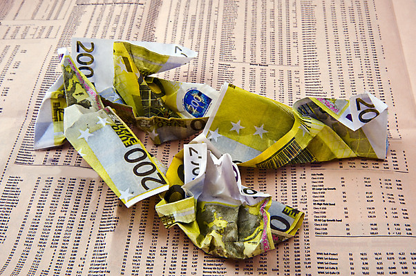 포토 JPG 해외이미지 종이 돈 회사 비즈니스 그래프 사람없음 금융 사무실 숫자 볼펜 판매 유로 성장 계산 신문 뉴스 시장 계획 인쇄 예측 가격 책상 묘사 속도 보고서 공유 회계 욕심 금리 경영 골 관심 보유 수입 투자자 해외202004 해외포토 문자 가구 컨셉 간행물 경제 펜 재산 투자 파일형식 이미지허브