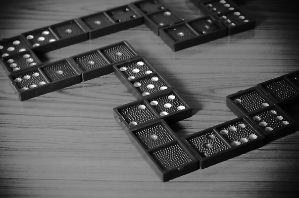 포토 JPG 해외이미지 흑백 사람없음 도미노 맞추기 해외202004 해외포토 모션 촬영기법 파일형식 이미지허브