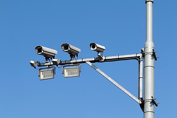 포토 JPG 해외이미지 산업 안전 사람없음 카메라 경찰 손목시계 서비스 보안 감시 점검 순찰 스캔 제어 카피스페이스 해외202004 해외포토 직업 시계 장신구 전자제품 공백 파일형식 이미지허브