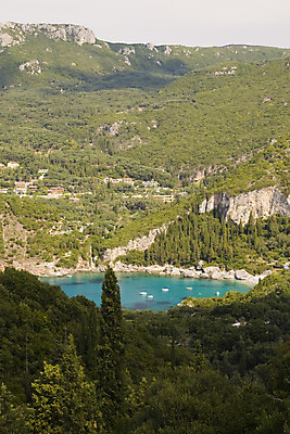 포토 JPG 해외이미지 바다 섬 여행 자연 하늘 휴가 휴식 풍경 사람없음 야외 초록색 물 여름 파란색 관광지 햇빛 뜨거움 투명 그리스 암초 이국적 코르푸 해외202004 해외포토 자연요소 계절 유럽 컬러 컨셉 태양 생태계 파일형식 이미지허브