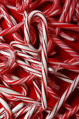 포토 JPG 해외이미지 나무 전통 백그라운드 크리스마스 지팡이 휴가 나선형 매달리기 사탕 사람없음 장식 빨간색 줄무늬 수확 흰색 달콤 맛 12월 설탕 구식 옛날 핸드메이드 해외202004 해외포토 식물 기념일 컬러 컨셉 무늬 농업 모션 디저트 날짜 파일형식 이미지허브