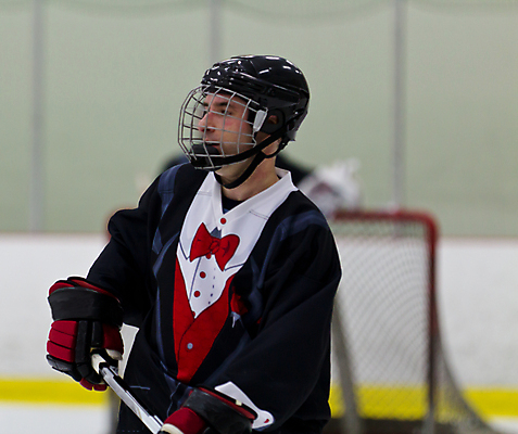 포토 JPG 해외이미지 남자 스포츠 캐나다 겨울 한명 운동 얼음 경기장 스케이팅 게임 하키 플레이어 해외202004 해외포토 자연요소 1 계절 북아메리카 스포츠시설 놀이 겨울스포츠 건강 사람 구기 파일형식 이미지허브