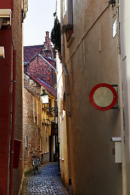 포토 JPG 해외이미지 주간 해외풍경 외관 유럽 문화 길 여행 건축양식 벽돌 거리 사람없음 야외 내부 건물 도시풍경 자전거 어둠 도시 벨기에 타운 스타일 해외202004 해외포토 자연요소 해외 건축물 건축 나라 풍경 바이크 서유럽 파일형식 이미지허브