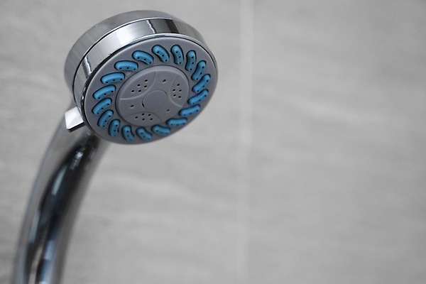 포토 JPG 해외이미지 디자인 백그라운드 휴식 주택 실내 건강 사람없음 내부 물 파란색 달리기 머리 금속 목욕 방 장비 젖음 흐름 추위 욕실 흰색 물방울 신선 뜨거움 액체 떨어짐 빨래 은색 시원함 오브젝트 수도꼭지 분무기 제트기 호스 고립 샤워실 위생관리 철강 해외202004 해외포토 자연요소 컬러 컨셉 가사 모션 재질 비행기 관리 건물 신체부위 청결 샤워시설 파일형식 이미지허브