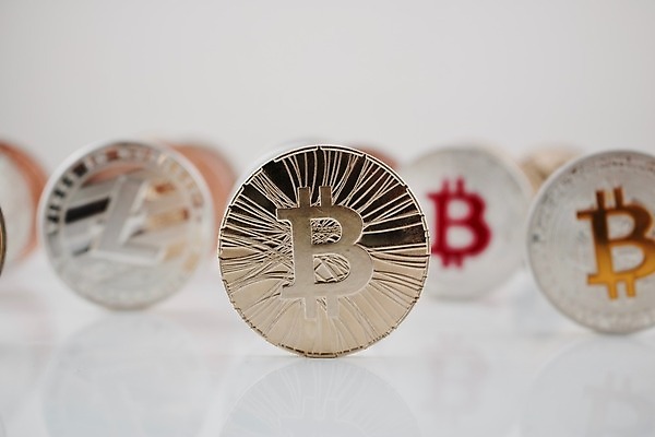 포토 JPG 해외이미지 돈 사람없음 금융 동전 황금 은색 위험 무역 결제 온라인쇼핑 가치 해외202004 해외포토 산업 컬러 컨셉 경제 쇼핑 재산 온라인 파일형식 이미지허브