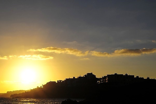 포토 JPG 해외이미지 유럽 바다 섬 백그라운드 오렌지 하늘 풍경 사람없음 물 여름 태양 마을 일출 황혼 일몰 새벽 도시 스페인 야간 지중해 타운 스페인어 수평선 해외202004 해외포토 자연요소 계절 나라 과일 노을 파일형식 이미지허브