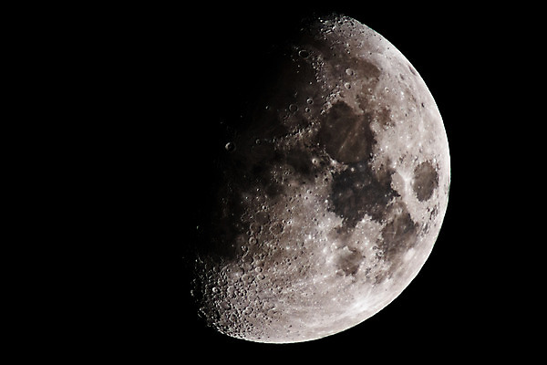 포토 JPG 해외이미지 사람없음 야외 회색 달 야간 반달 해외202004 해외포토 자연요소 컬러 파일형식 이미지허브