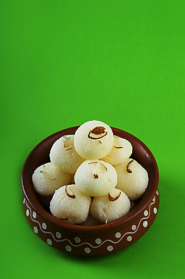 포토 JPG 해외이미지 디저트 사람없음 도자기 원형 사기그릇 인도음식 해외포토 도형 그릇 음식 동양음식 파일형식 이미지허브