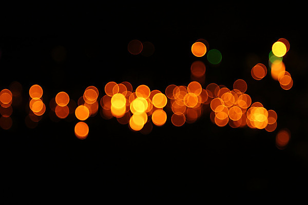 포토 JPG 해외이미지 백그라운드 크리스마스 패턴 오렌지 벽지 추상 휴가 전등 조명 따뜻함 사람없음 장식 빛 컬러풀 노란색 검은색 축제 어둠 축하 도시 점 원형 화려 황금 야간 소프트포커스 질감 보케 광 블러 유흥 효과 해외202004 해외포토 자연요소 도형 기념일 컬러 컨셉 무늬 과일 촬영기법 파일형식 이미지허브