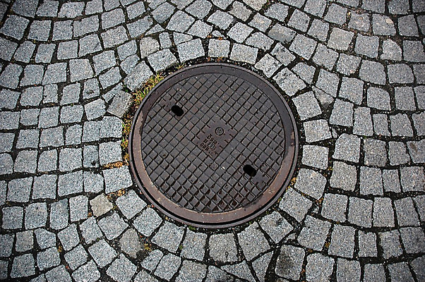 포토 JPG 해외이미지 식물 산업 도로 백그라운드 패턴 추상 벽돌 새로움 거리 사람없음 치료 물 단어 금속 사각형 뚜껑 도시 원형 구멍 거친 닫기 위생 아스팔트 철 오브젝트 사인 질감 시멘트 장면 지하 배수구 땅바닥 옛날 철강 콘크리트 폐수 하수 해외202004 해외포토 자연요소 도형 문자 길 컨셉 무늬 의학 교통시설 모션 재질 바닥 환경오염 파일형식 이미지허브