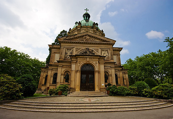 포토 JPG 해외이미지 유럽 기독교 종교 여행 건축양식 하늘 휴가 산 풍경 사람없음 건물 파란색 성당 맑음 천주교 프랑스 도시 역사 신성 바로크 옛날 헬프 회랑 해외202004 해외포토 건축물 건축 나라 컬러 종교건축 날씨 도움 복도 파일형식 이미지허브