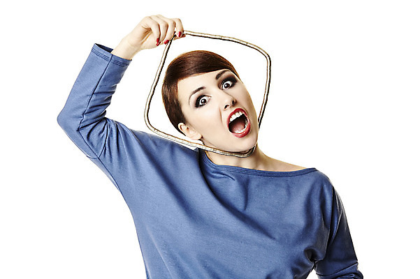 포토 JPG 해외이미지 스튜디오촬영 백인 응시 얼굴 클리핑패스 포즈 프레임 갈색머리 한명 가로 파란색 흰색 치아 보석 흰배경 정사각형 고립 성인여자만 성인여자한명만 카피스페이스 해외202004 해외포토 도형 서양인 1 헤어스타일 시선 컬러 백그라운드 실내 사람 신체부위 공백 소화기관 광석 여자만 여자한명만 성인만 파일형식 이미지허브