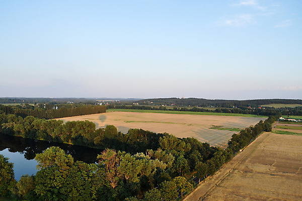 포토 JPG 해외이미지 유럽 밭 자연 독일 안테나 풍경 사람없음 여름 7월 해외202004 해외포토 계절 나라 농업 통신 날짜 생태계 파일형식 이미지허브