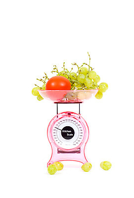 포토 JPG 해외이미지 분홍색 토마토 채소 자연 포도 건강 사람없음 흰색 몸무게 플라스틱 눈금 다이얼 덩어리 내추럴 고립 충고 해외202004 해외포토 컬러 과일 재질 생태계 파일형식 이미지허브