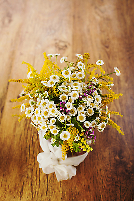 포토 JPG 해외이미지 식물 꽃잎 꽃 분홍색 꽃다발 백그라운드 잎 꽃무늬 밭 자연 유리 탁자 주택 선물 사람없음 목재 장식 초록색 여름 파란색 컬러풀 노란색 정원 꽃병 보라색 봄 수확 벚꽃 흰색 시골 신선 개화 그룹 다발 배열 시골집 내추럴 섞기 옛날 해외202004 해외포토 나무 계절 컬러 가구 무늬 농업 재료 재질 건물 생태계 파일형식 이미지허브