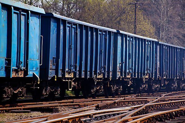 포토 JPG 해외이미지 산업 비즈니스 교통시설 자동차 사람없음 야외 가로 환경 검은색 기차 화물 상품 무역 광택 폴란드 선로 수입 해외202004 해외포토 유럽 육상교통 컬러 교통 대중교통 운송업 시설 파일형식 이미지허브