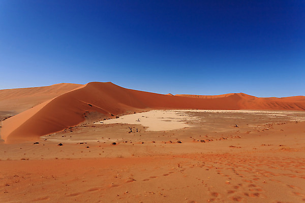 포토 JPG 해외이미지 파도 여행 아프리카 하늘 건조 파노라마 국립공원 풍경 사람없음 빨간색 여름 파란색 갈색 사막 모래언덕 소금 먼지 나미비아 숨기 칼라하리 해외202004 해외포토 계절 공원 나라 바다 컬러 모션 촬영기법 언덕 남아프리카 파일형식 이미지허브