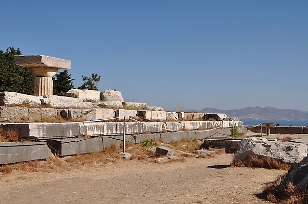 포토 JPG 해외이미지 나무 전통 유럽 섬 여행 유적 건축양식 학교 자연 하늘 병원 풍경 사람없음 야외 치료 파란색 약 바위 사찰 역사 그리스 폐허 그림 박물관 대리석 타운 그리스인 고고학 로마인 옛날 전국 해외202004 해외포토 서양인 식물 교육 건축 나라 컬러 재료 의학 종교건축 인종 돌_바위 도시 생태계 파일형식 이미지허브
